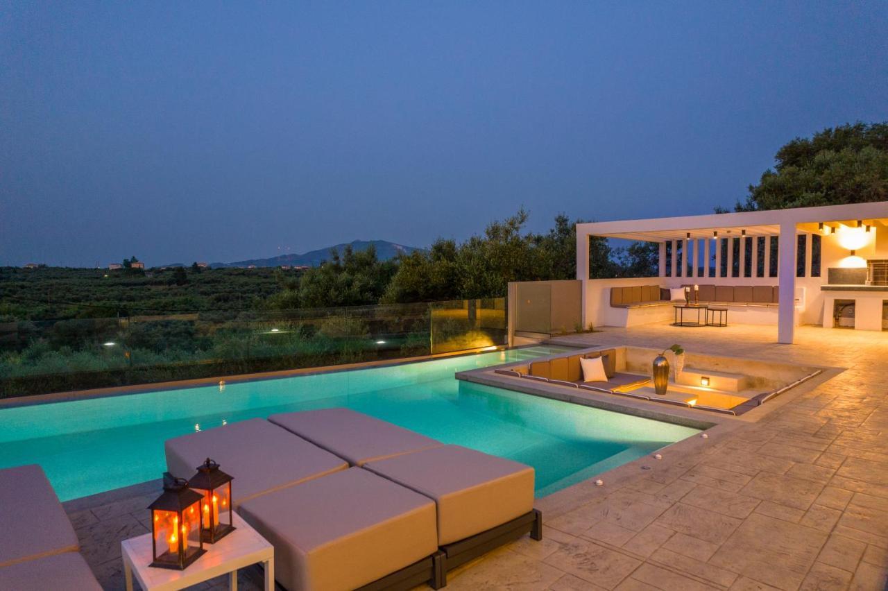 Moonstone Mouzakion (Zakynthos)